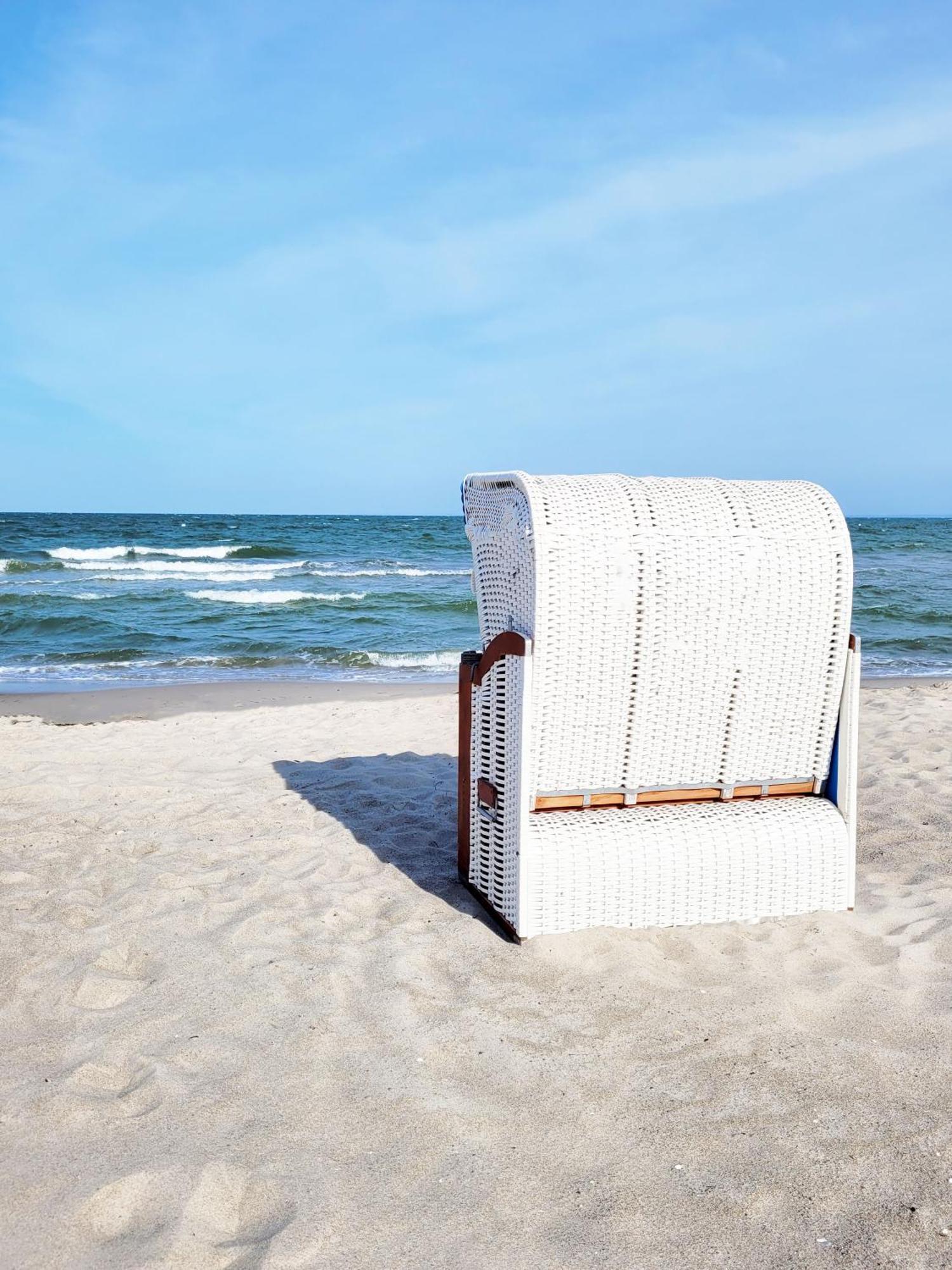 Moderne 1 Zimmer Ferienwohnung Mit Sonnenterrasse Und Parkplatz, In Ruhiger Lage, Nur Wenige Gehminuten Zum Ostsee Sandstrand Scharbeutz Eksteriør bilde